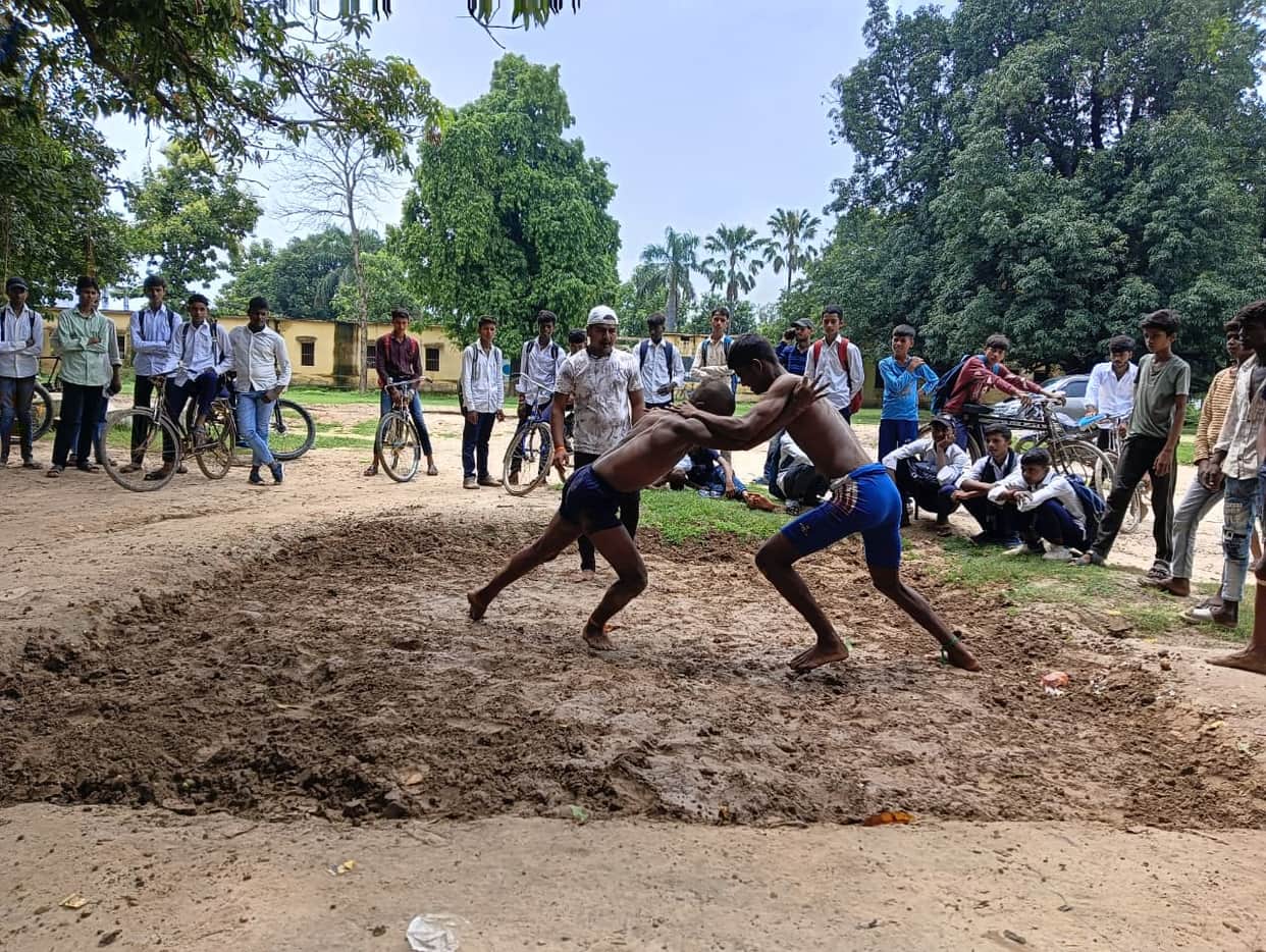 Wrestlers from Adalhat established their dominance.