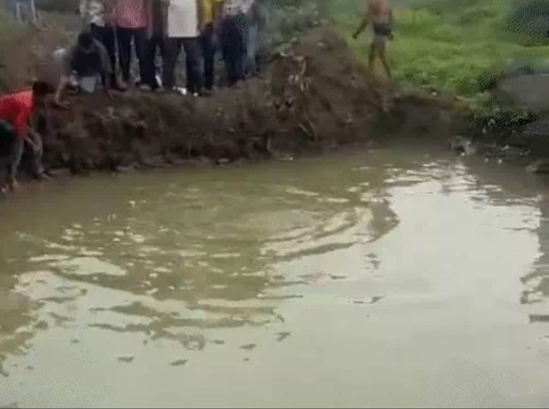 खेलते-खेलते मौत के गड्ढे तक पहुंचे मासूम