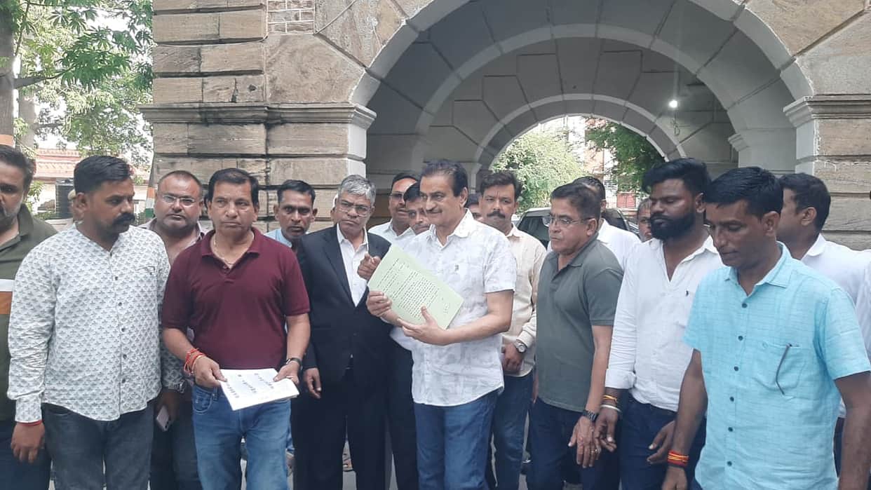 Allegations of major irregularities in voter lists; Congress demands an impartial inquiry.