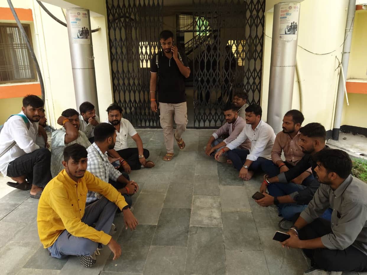 Students of the Science Faculty of PUV University held a protest to solve problems
