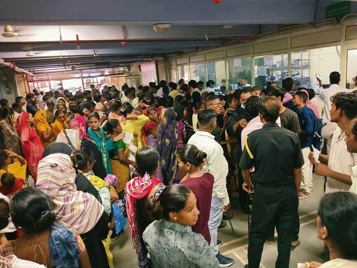 Patients thronged the medical college after the holiday.