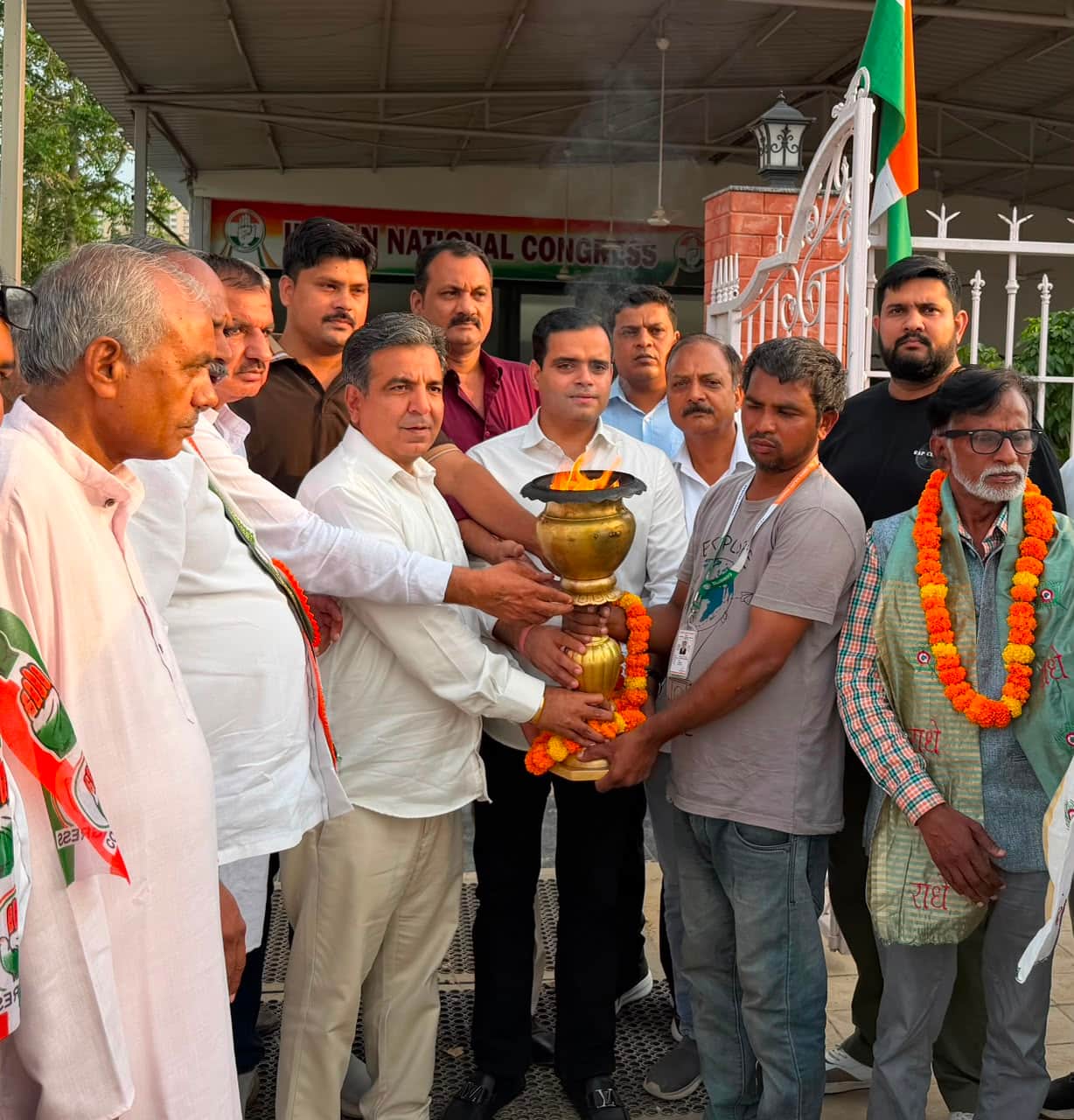 Congress workers welcomed the goodwill tour.