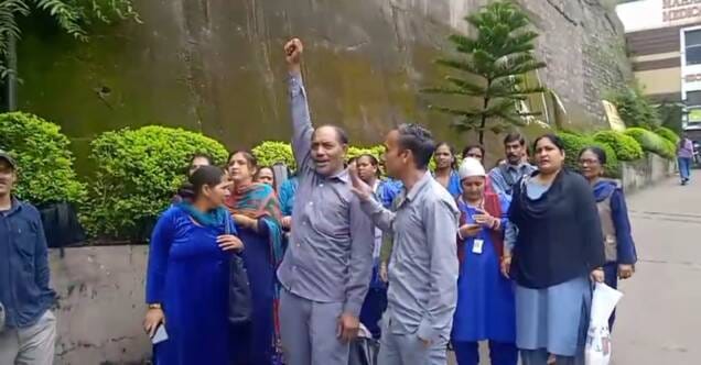 Sit-in protest at MMU Hospital over non-receipt of timely salaries.