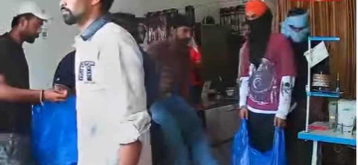 FIR registered against 50 people for vandalism and looting of boutique