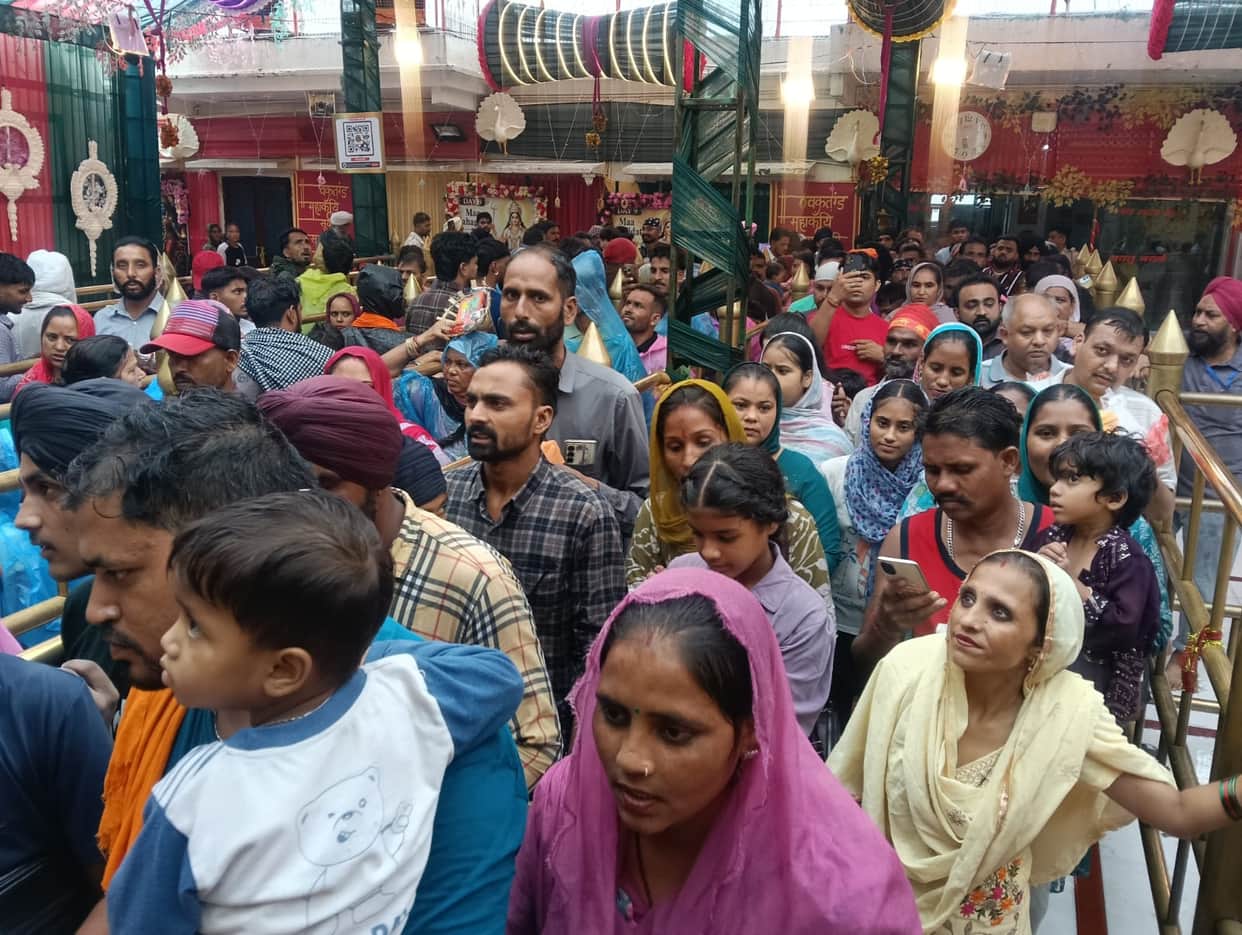 On the seventh day of the Shravan Ashtami fair, 65,000 devotees paid obeisance to the Goddess.