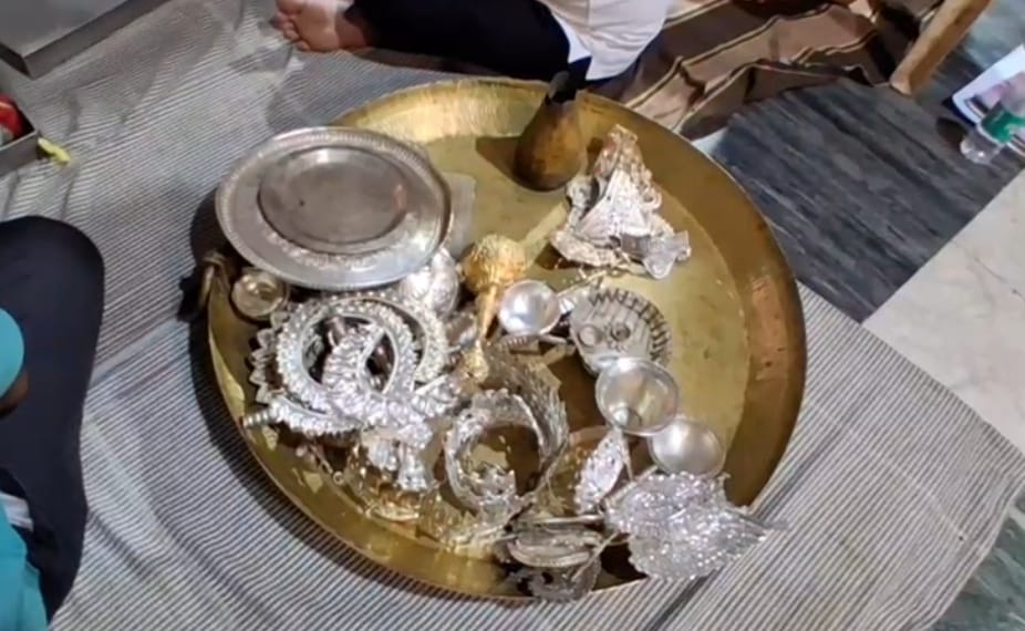 Damoh News: Temple Locker Opened After Two Years on Court Order, Questions Raised Over Missing Gold Ornaments