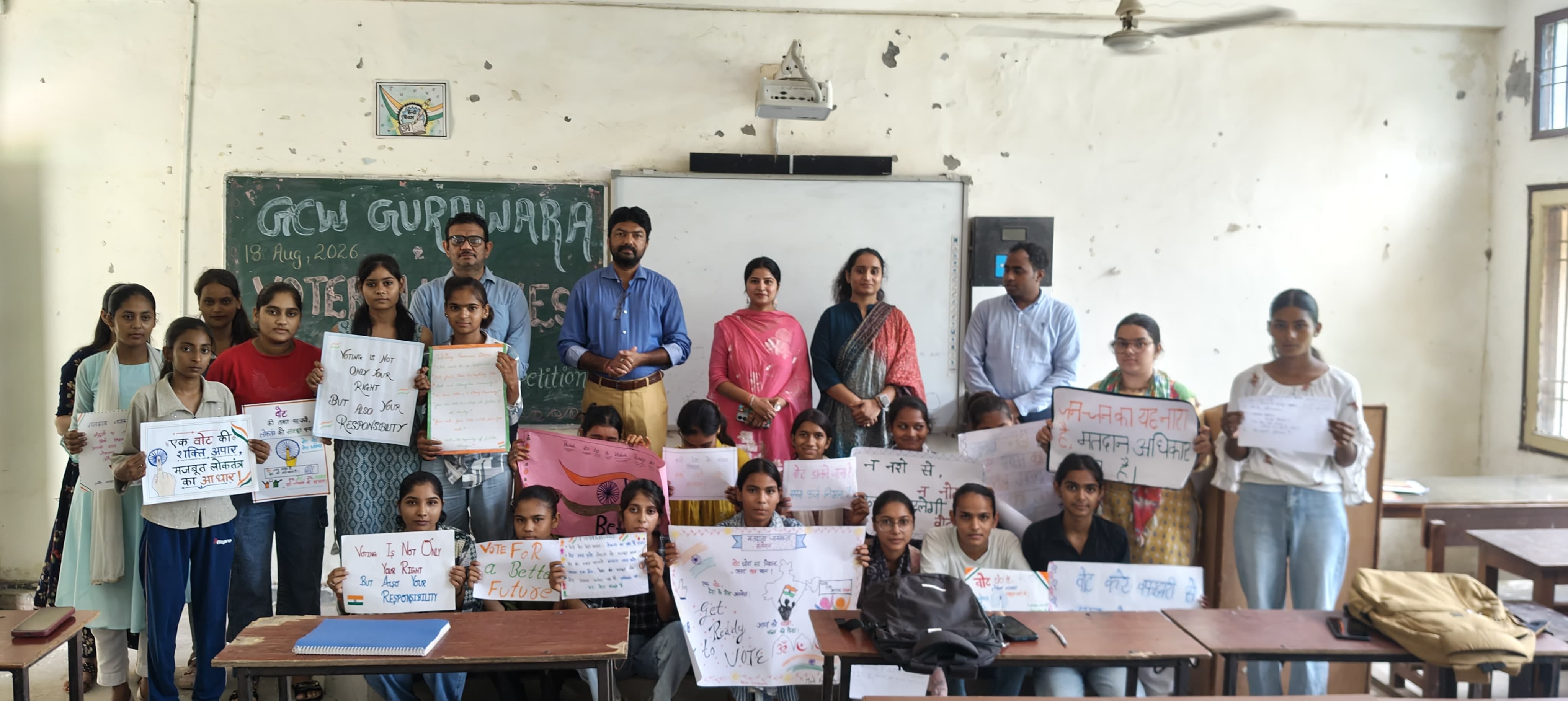 धारूहेड़ा में भाजपा किसान मोर्चा प्रदेश अध्यक्ष महेश चौहान का अभिनंदन करते कार्यकर्ता। स्रोत : 