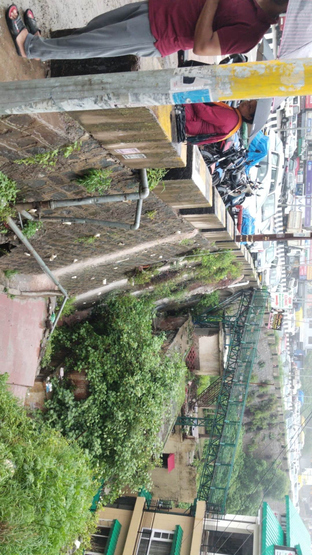 Four-lane drains clogged; rainwater flooding the stretch from Patte-ka-Mod to Dharmpur Chowk.