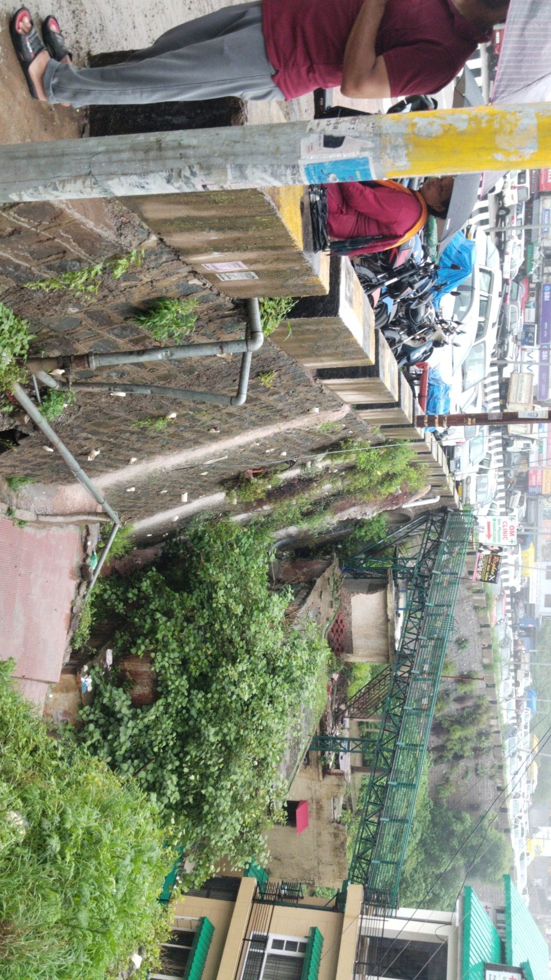 Four-lane drains clogged; rainwater flooding the stretch from Patte-ka-Mod to Dharmpur Chowk.