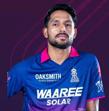 Anxiety spiked in Agra after the ball hit his ankle, but Dhruv's voice brought relief to his father.