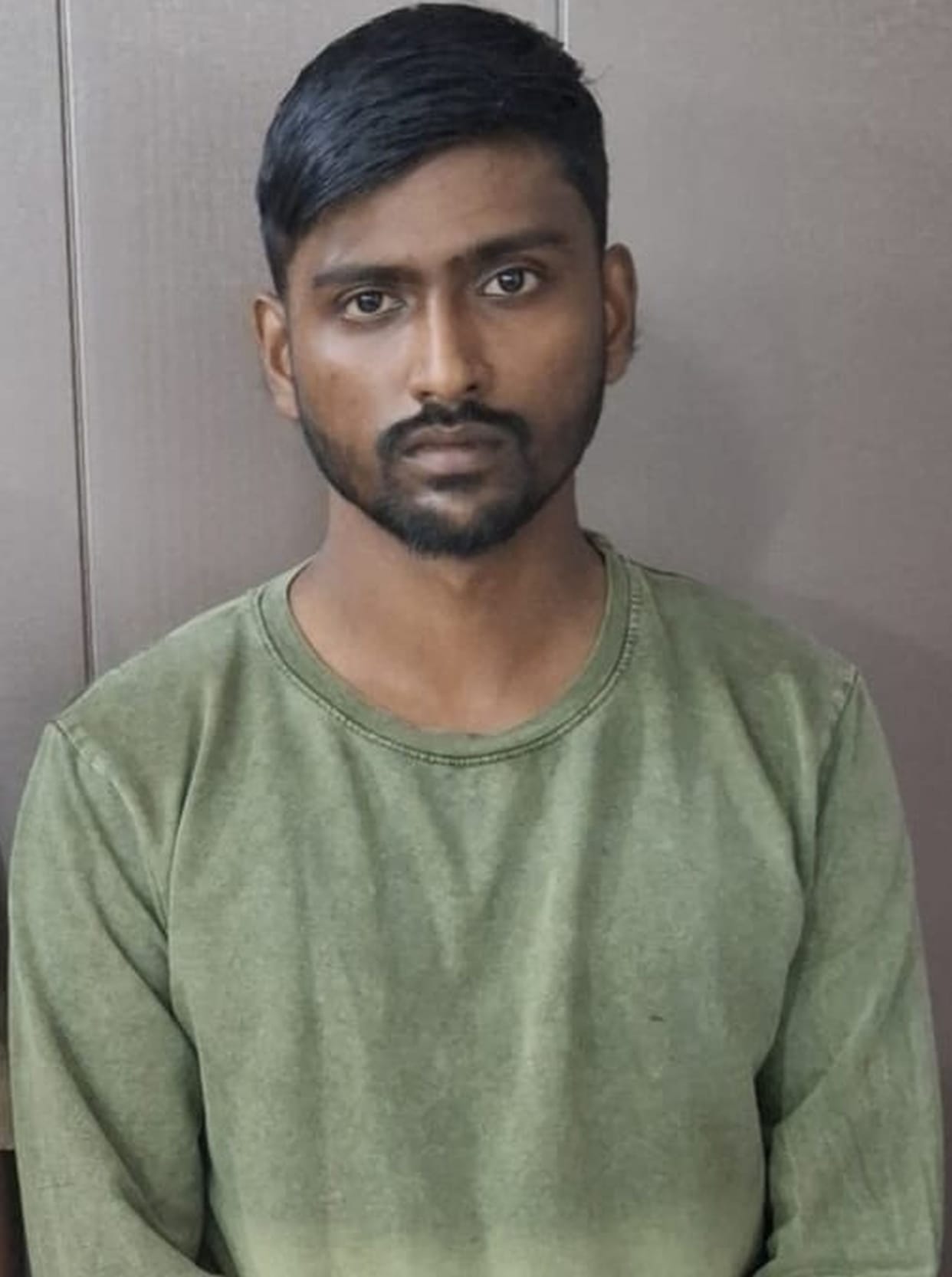 Accountant arrested while accepting a bribe