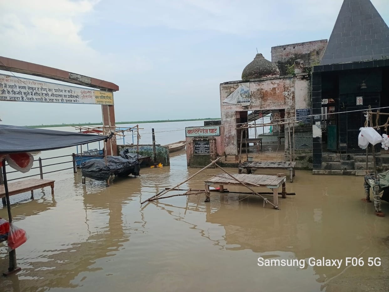 Ganga in spate again; farmers worried as water advances towards the Khadar region.