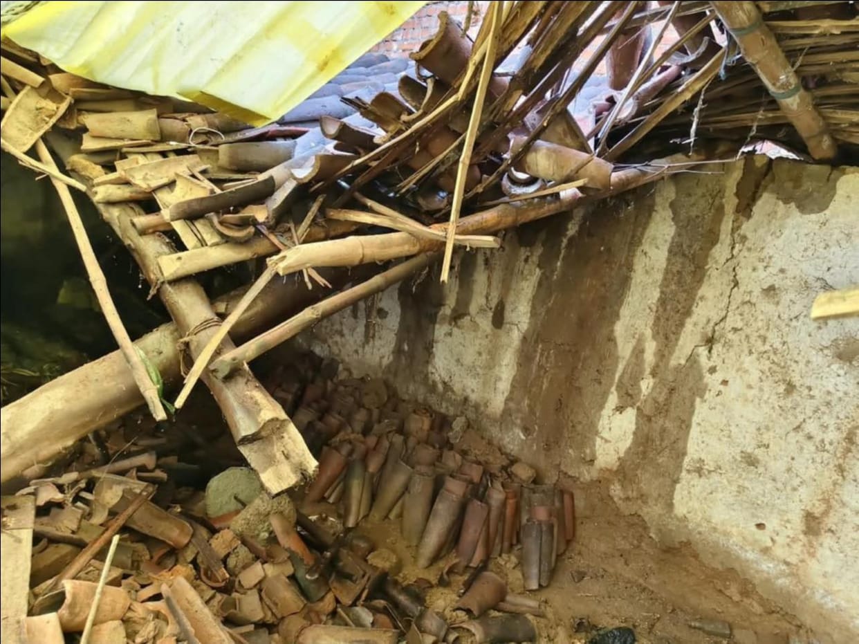 Four mud houses collapsed in Babhani; livestock died after being buried under the debris