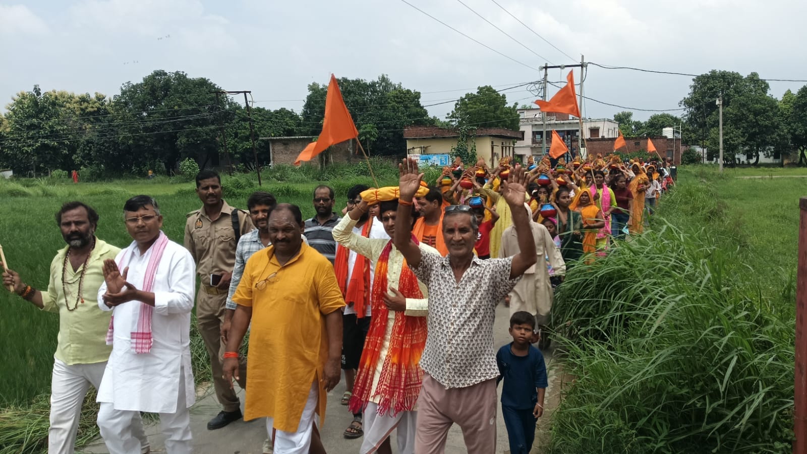 बक्शा विकास खण्ड के उमरक्षा गांव स्थित मृत्युंजय महादेव धाम में नौ दिवसीय श्रीराम कथा से पूर्व 