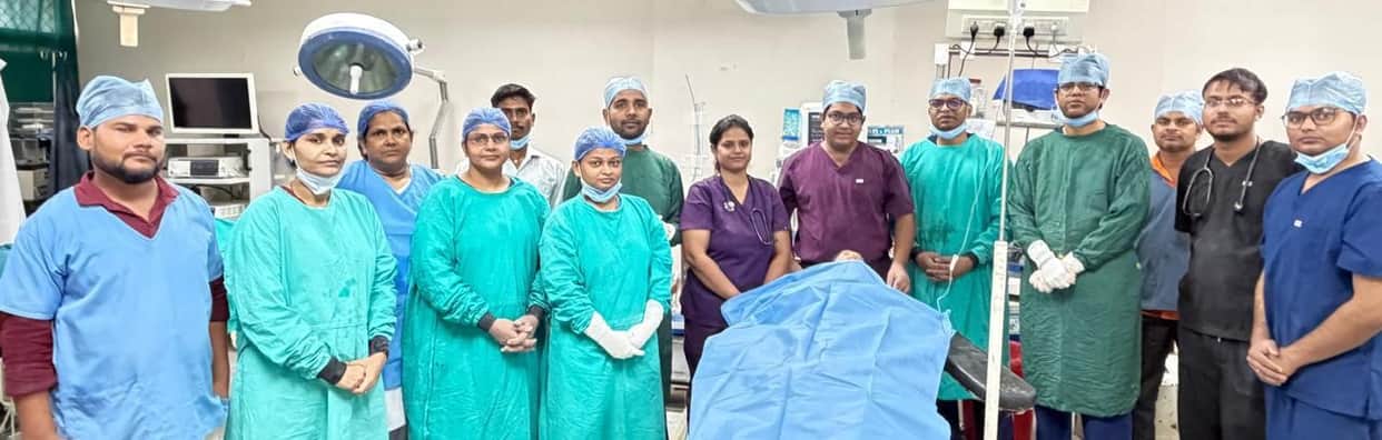30-centimeter kidney removed from six-year-old girl's abdomen