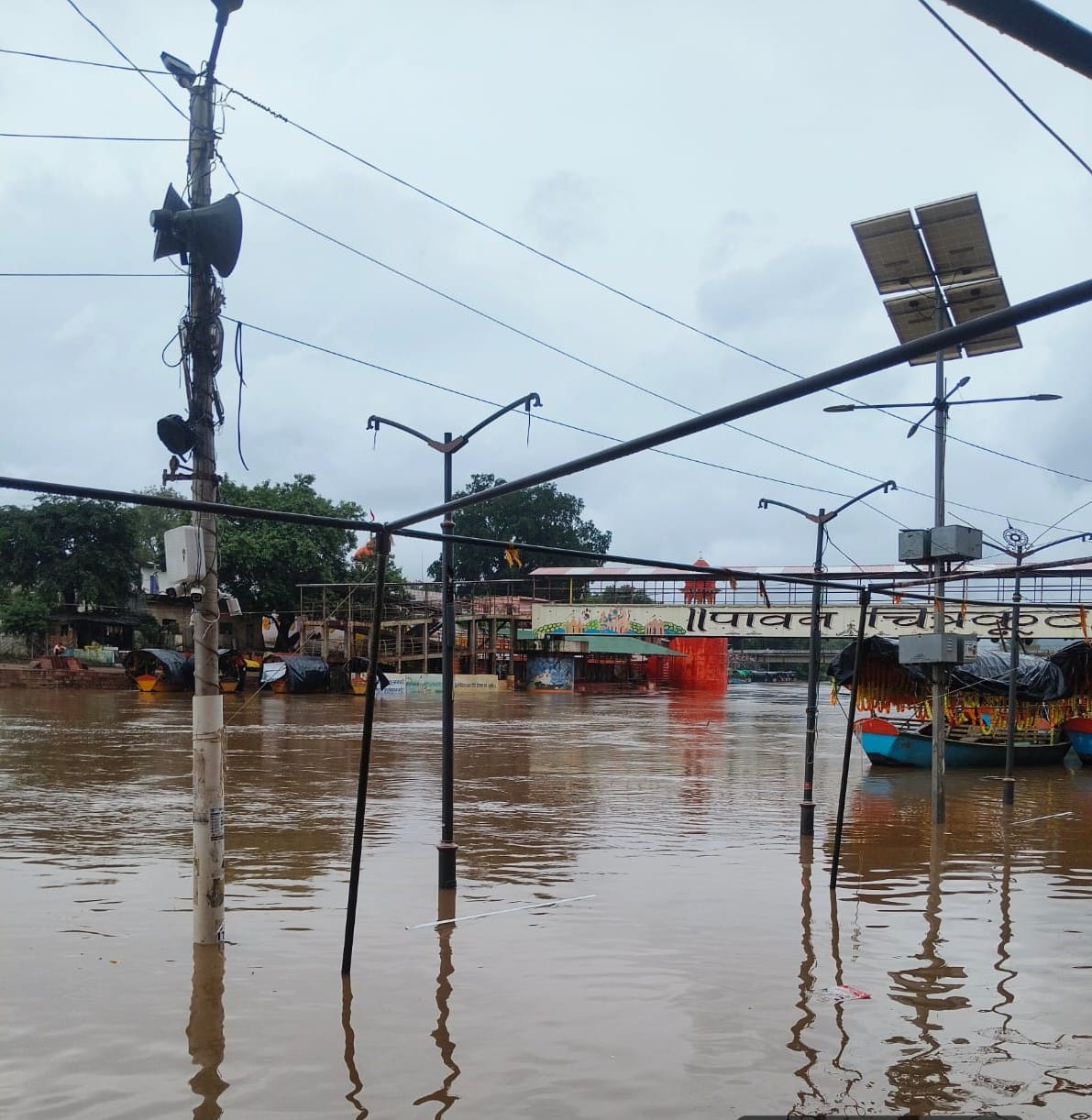 Mandakini in spate, Ramghat flooded; entry of pilgrims barred.