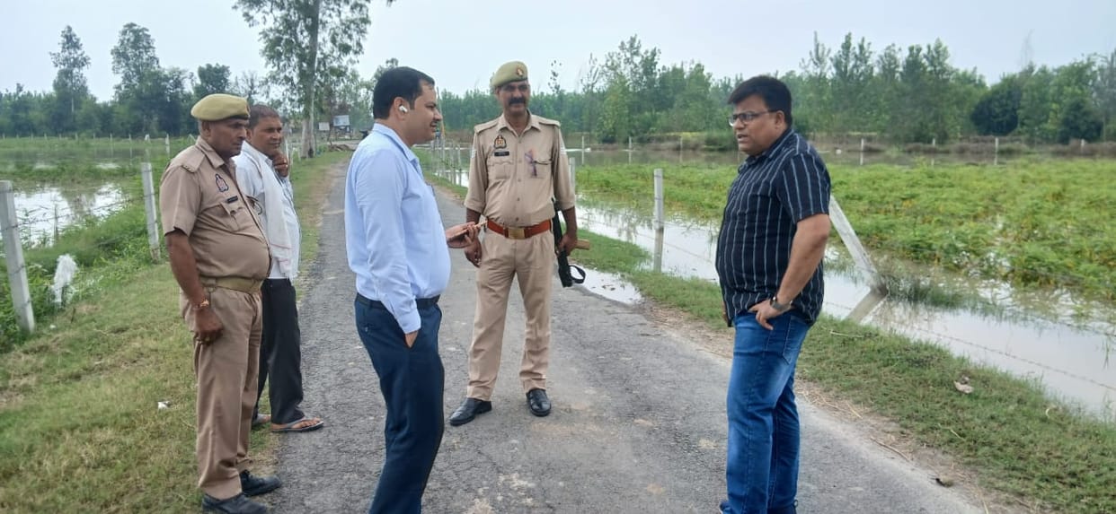 Water from the rising Ganges has reached Chak Lathira and the fair route