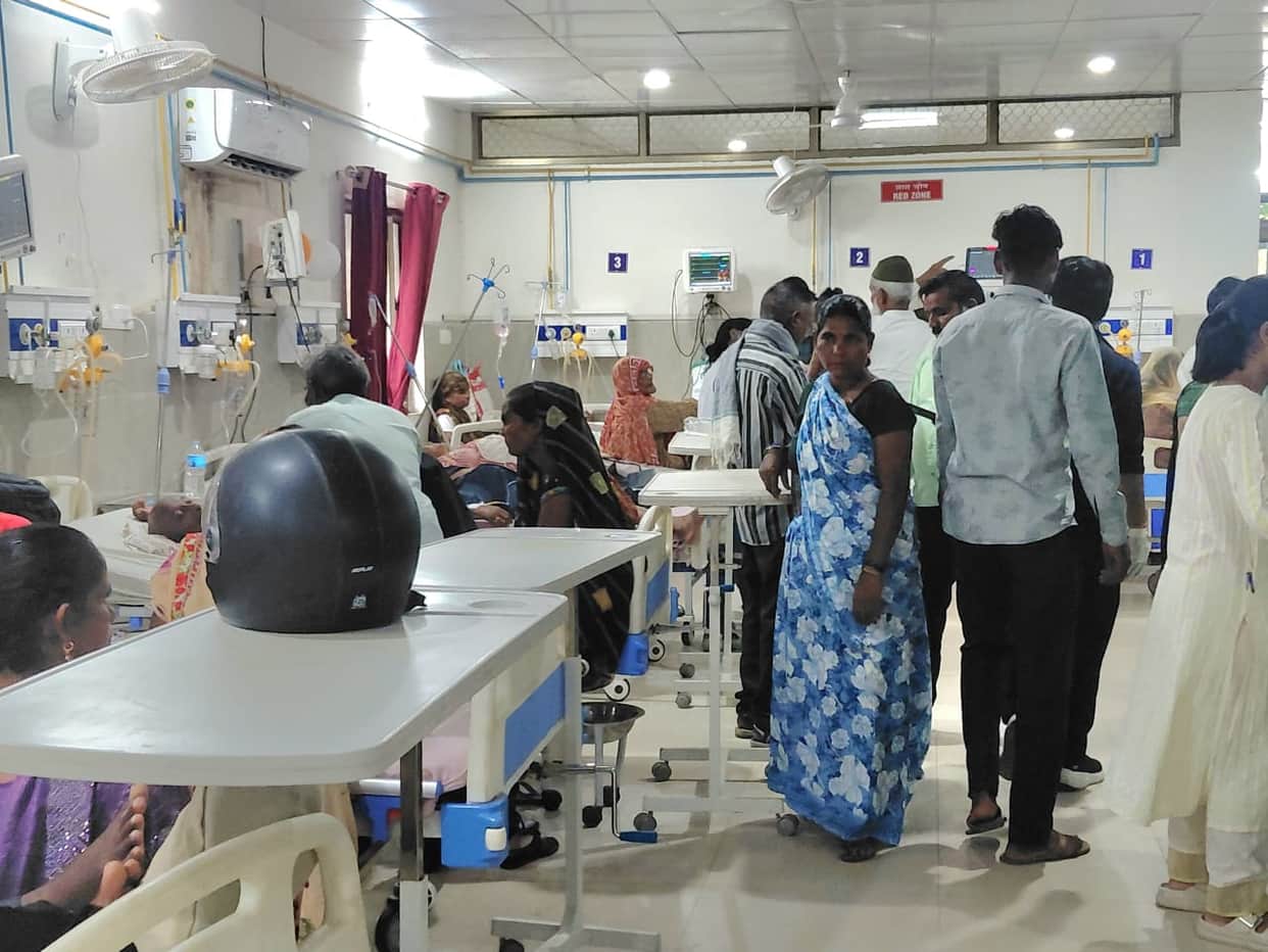 Schedule for visiting admitted patients proves ineffective; overcrowding hampers treatment.