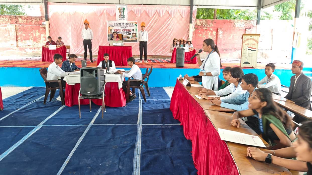 Students raised the issues of E20 and the NEET paper leak in the Youth Parliament.
