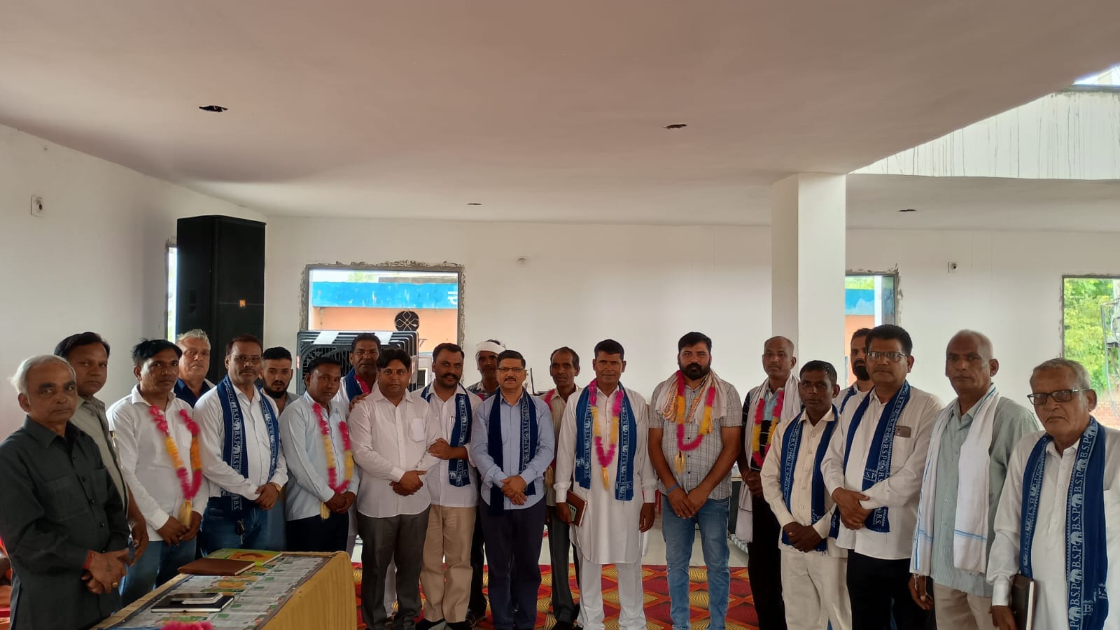 कलायत में आयोजित बसपा बैठक मेंं मौजूद मुख्य अतिथि व विशिष्ठ मेहमान। विज्ञप्ति
