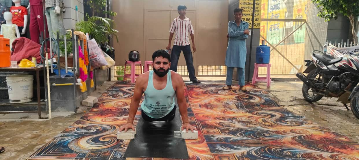 Athlete Sandeep begins a 15-hour push-up challenge against drug abuse.