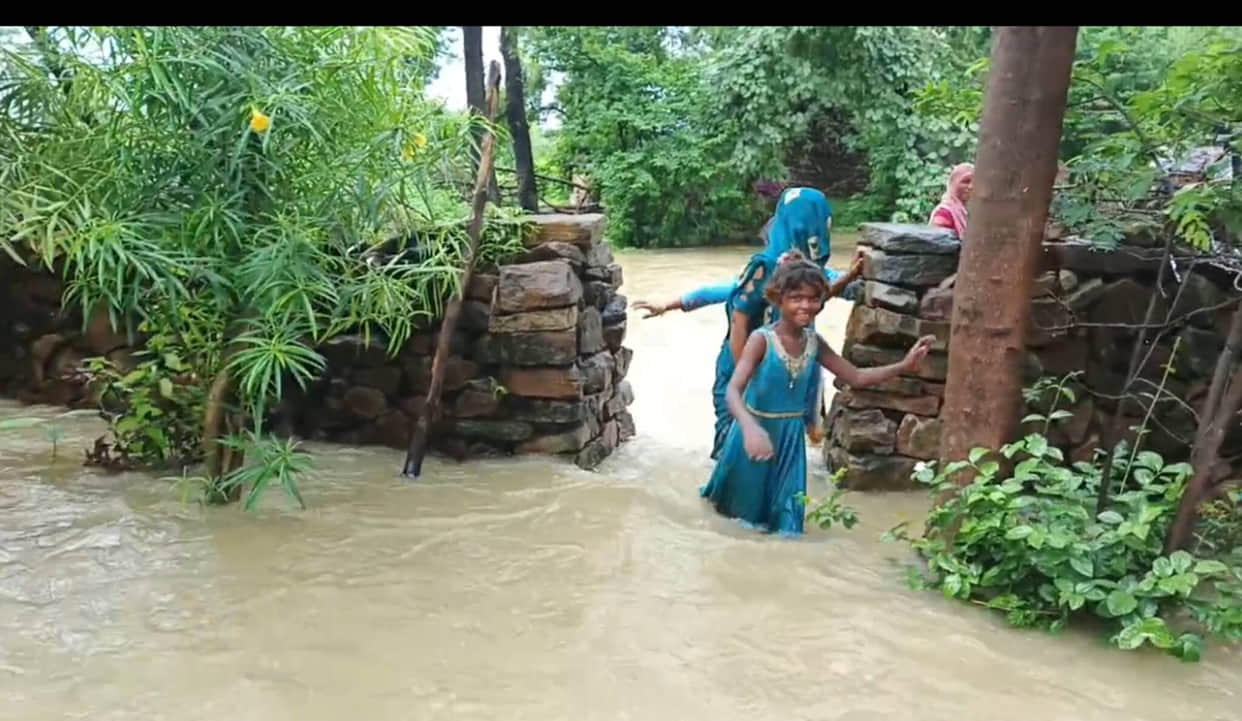 Panna: Baghin River in Spate, Connectivity to Over 12 Villages Cut Off; Floodwater Enters Homes