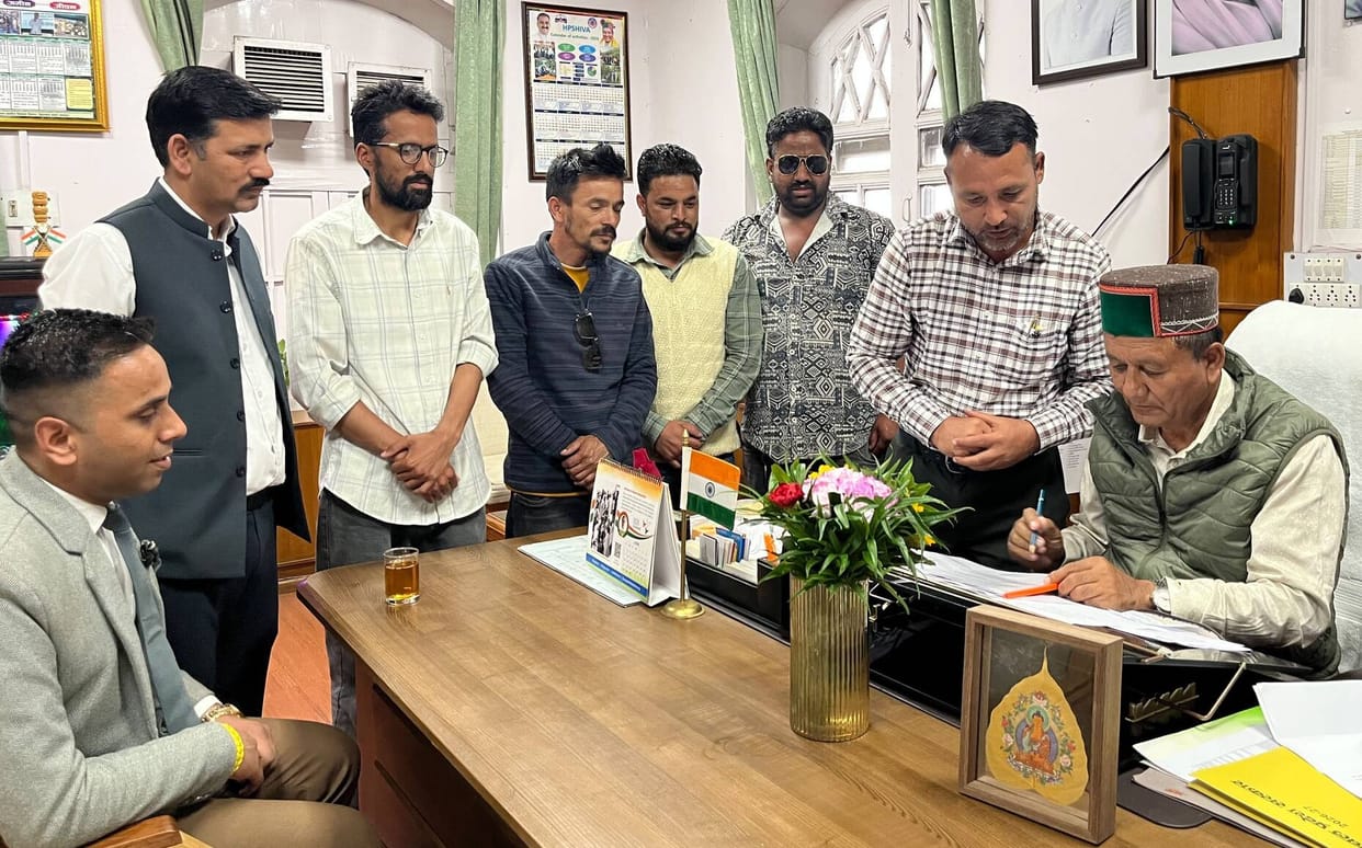 The government should provide training in modern and scientific techniques in Rampur