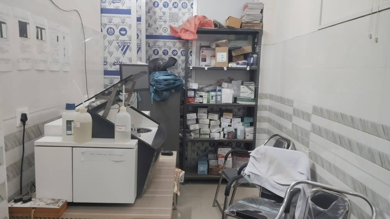 Testing machine in pathology department out of order; 10 types of tests halted.