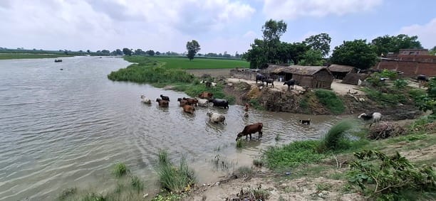 Saryu water level recedes Access roads to 14 Devara villages remain submerged flood outposts locked
