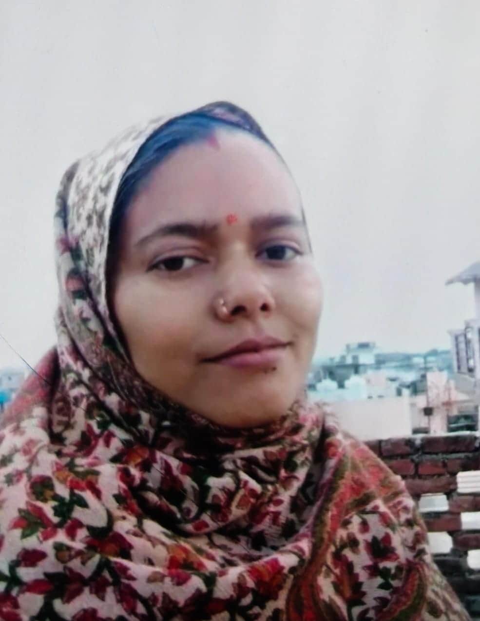 Car overturns six times after losing control due to a dog straying onto the Ganga Expressway; three dead, including an aunt and her nephew.