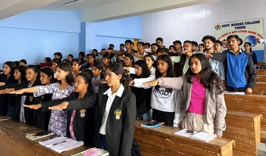 Students and teachers took the national anti-drug pledge