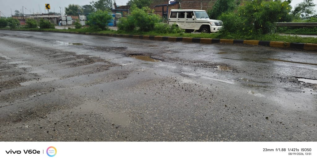 1,888 deaths in 2,630 road accidents over 80 months; more than half occurred on state highways