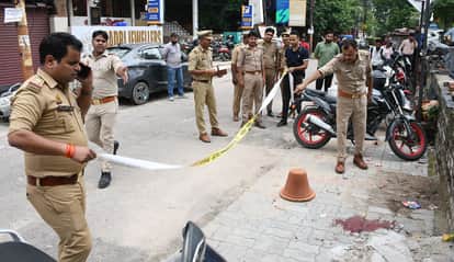 CCTV footage of the Lucknow murder case: Three deaths in 30 minutes; manager shot his wife in front of the ban