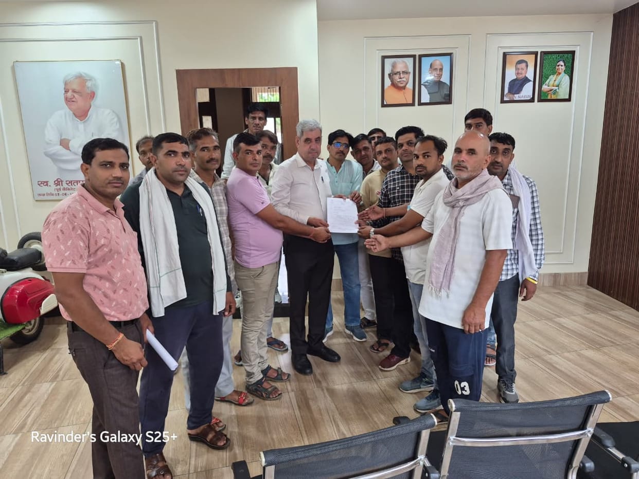 Contractual Electricity Employees' Union submits memorandum of demands to MLA's PA