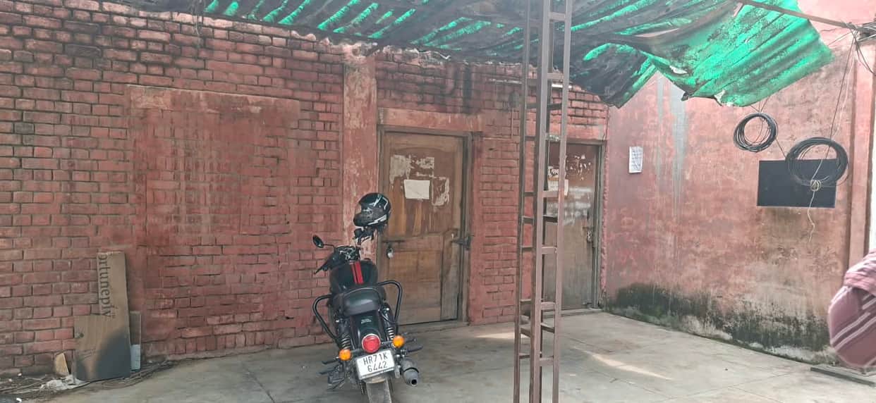 88 Patwaris went on a two-day strike; people returned after finding office doors locked.