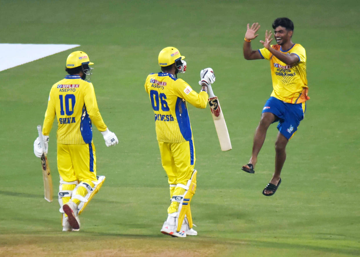 Anivesh secures a thrilling victory for Noida.