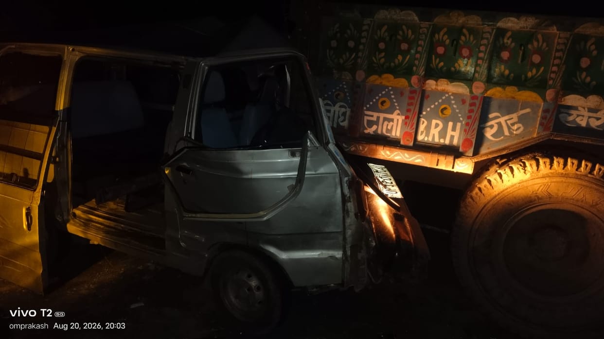 Van collides with tractor-trolley; two injured.