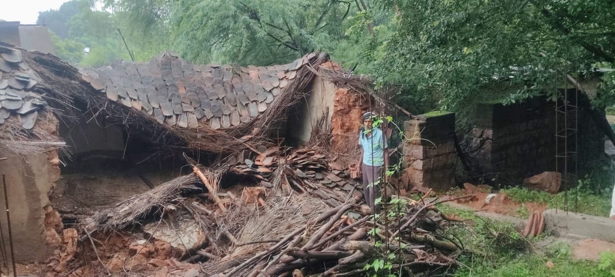 Kutcha house collapses in the rain in Gandhi Nagar.