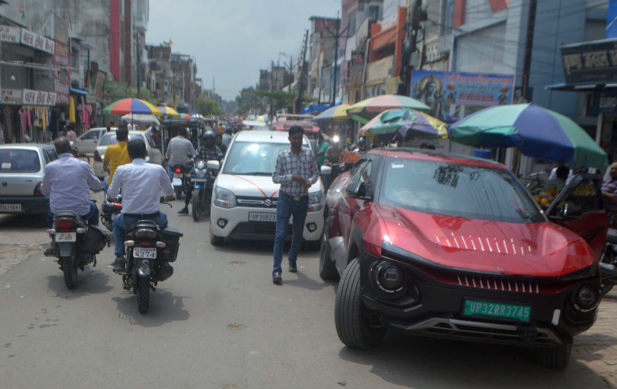 City reeling under traffic jams... a 15-minute journey taking 45 minutes.