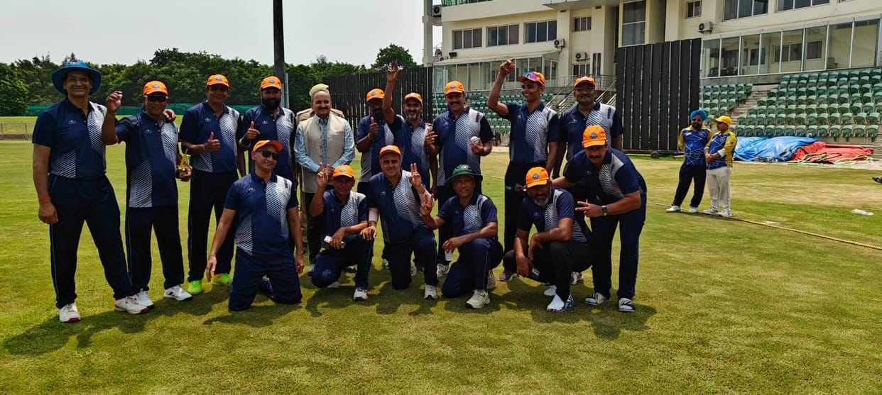 Players over the age of 50 rained down fours and sixes; the legends showcased their prowess in the VCL.