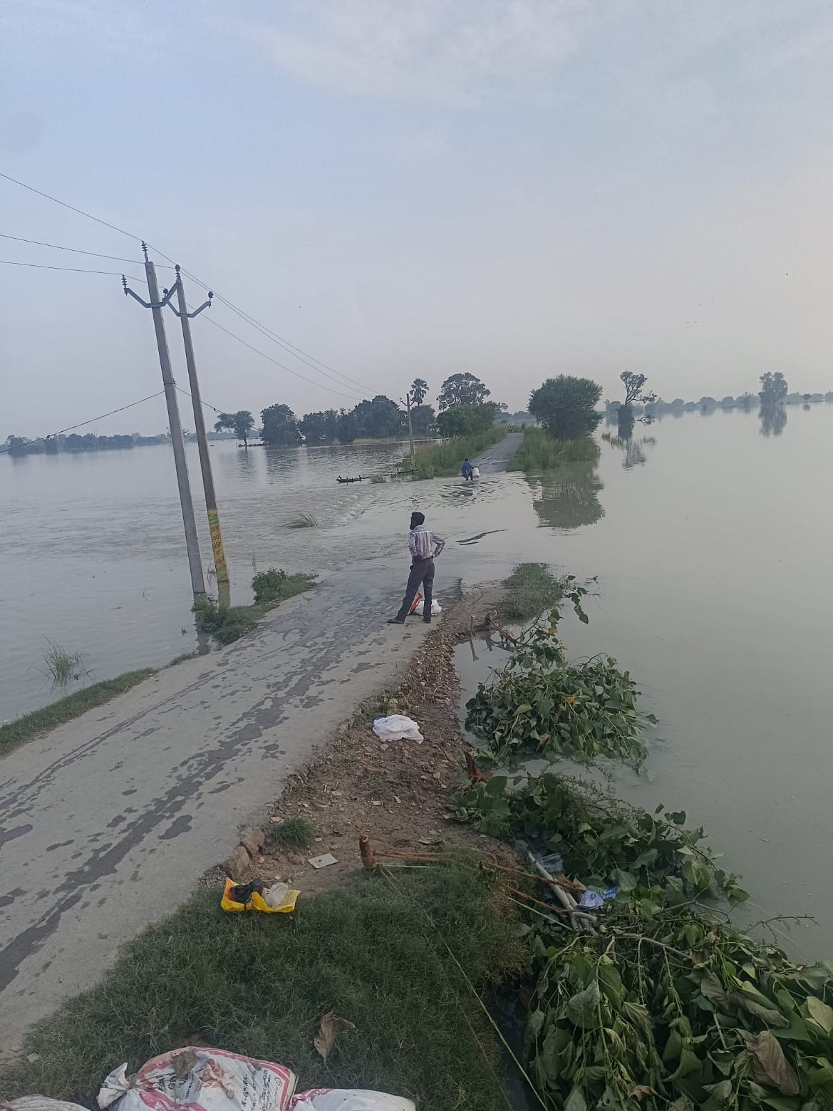 Challenges persist along the Saryu; floodwaters have entered nine schools.