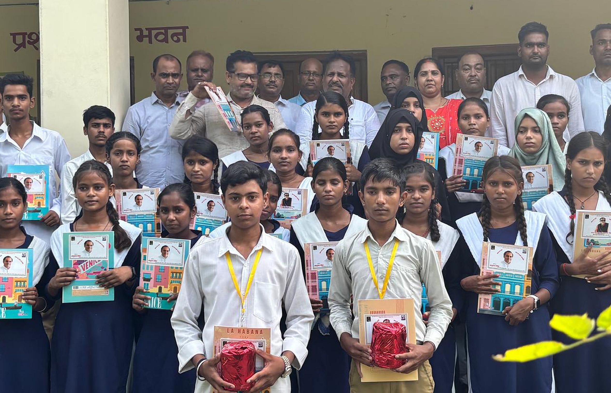 जायस में सम्मानित हुए मलिक मोहम्मद जायसी इंटर कॉलेज के विद्यार्थी।-संवाद