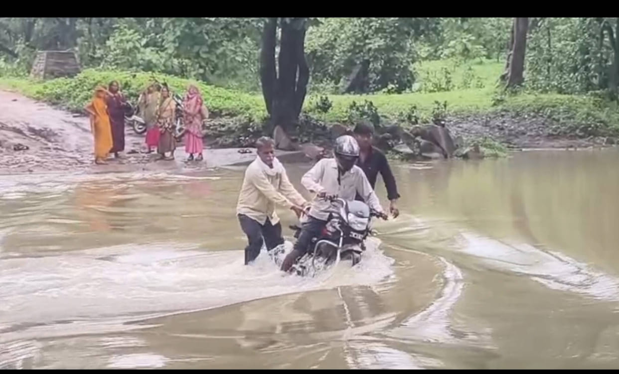 Patne River in Spate; High Alert Issued in Shahnagar and Powai, Four-Day Holiday Declared