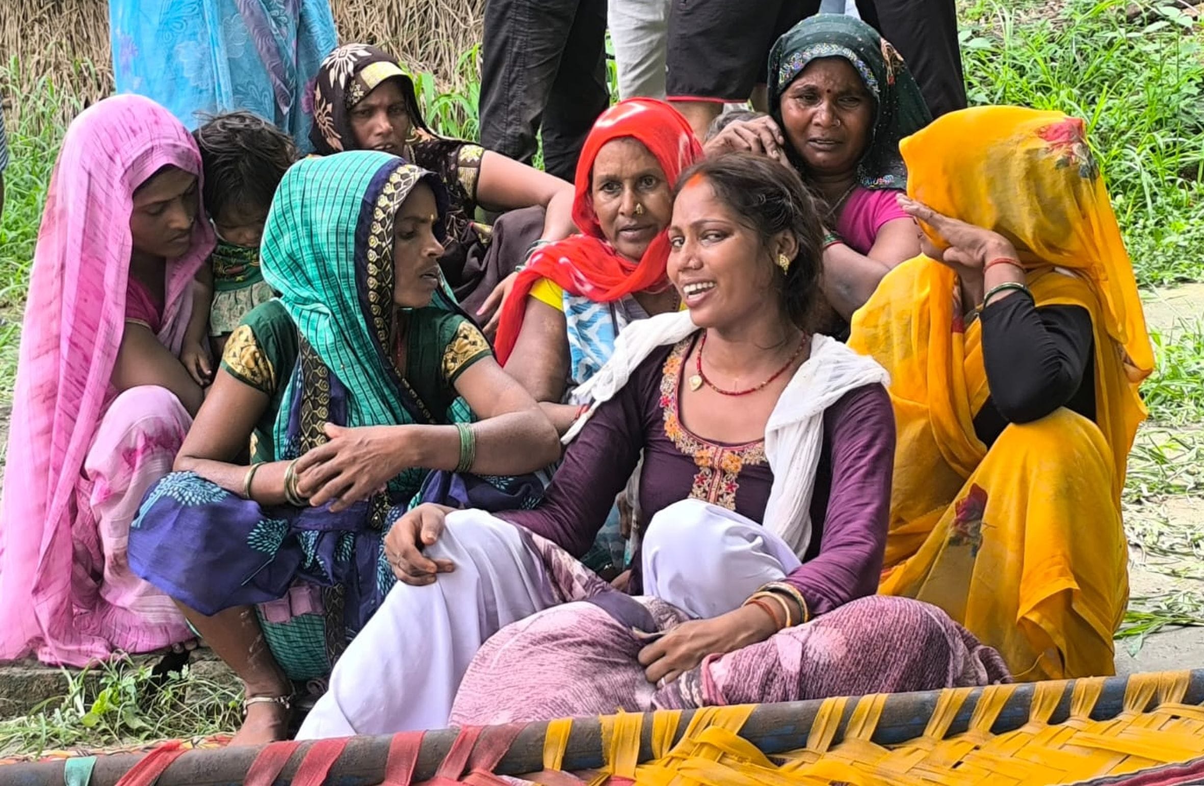  पूरे चितई के पूरे दीवान गांव में में गमगीन परिजन। स्रोत : स्थानीय