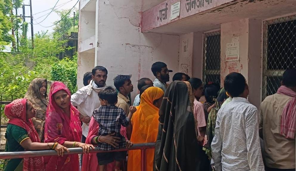 Rise in number of patients due to two-degree increase in temperature.