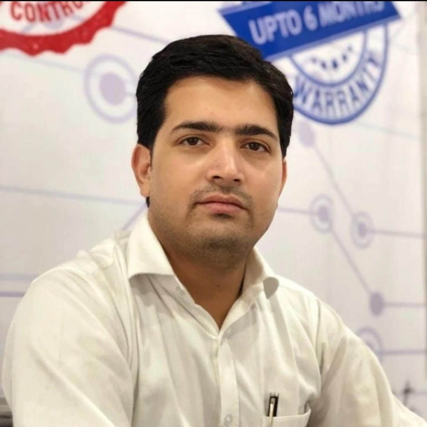 राहुल शर्मा।