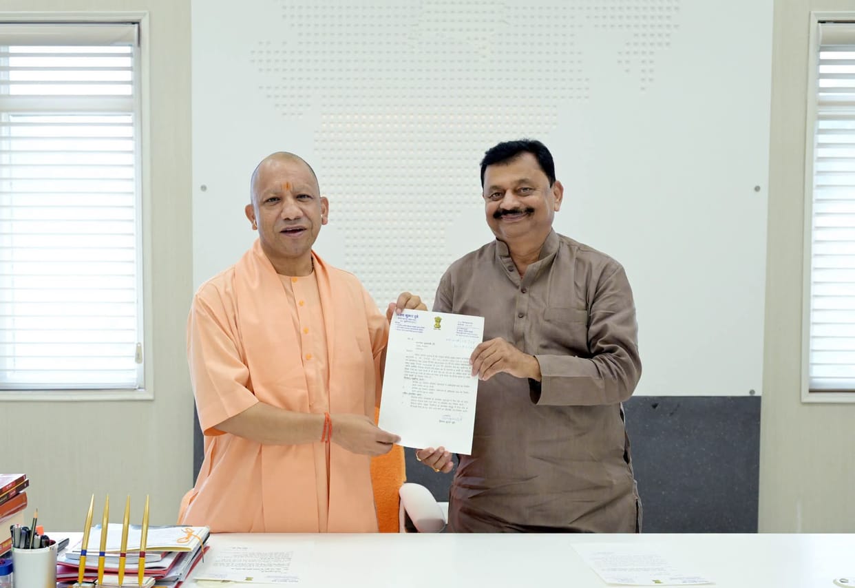 MPs meet CM, demand to provide jobs to martyr's family