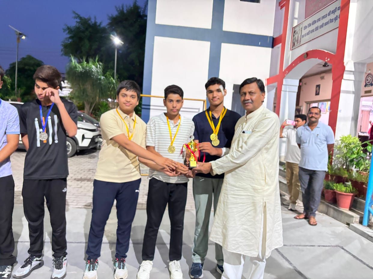 Saraswati Shishu Mandir players won medals.