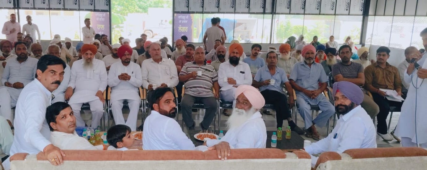 विधायक जरनैल सिंह ग्रामीणों को संबोधित करते हुए,स्त्रोत स्वयं