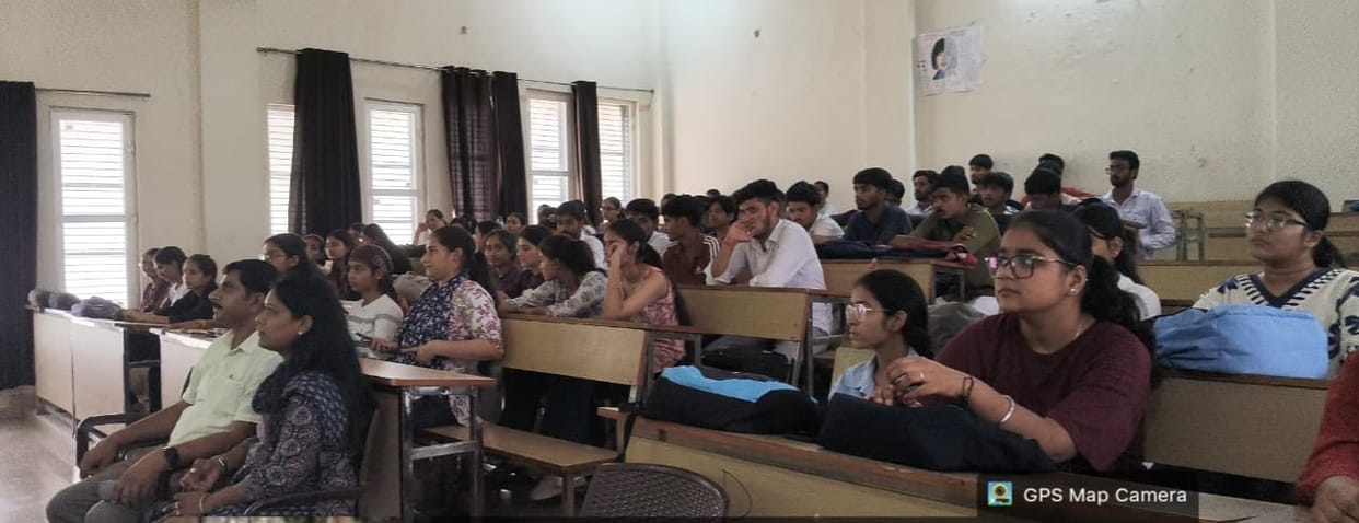 Students were shown the live broadcast of the 'Yuva Udyami Chaupal'.